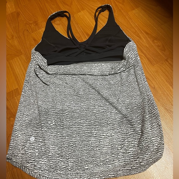 EUC Lululemon Knot Your Typical Tank *Medium Support For A/B Cup (Size 8) - Picture 8 of 14